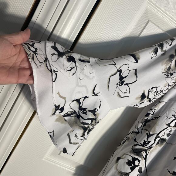 APT 9 Shirt Women XL White Black Floral Ruffle Flared Sleeve‎ Whimsy Fairy Top - Picture 2 of 11